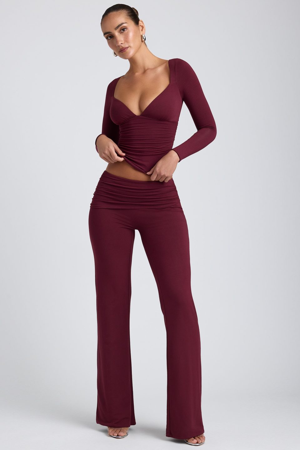 Mid-Rise Straight-Leg Trousers in Plum