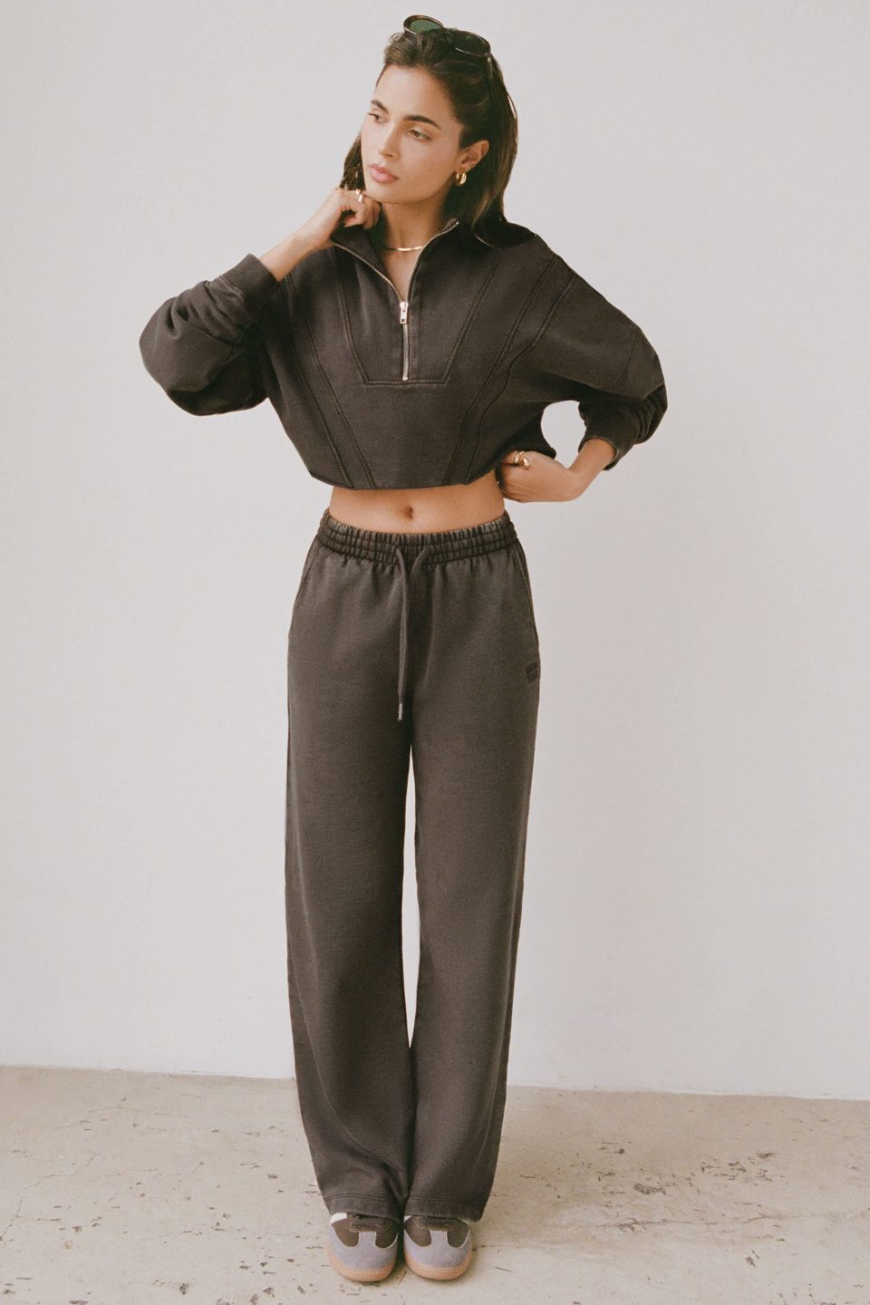 Soft Cotton Jersey Mid-Rise Wide-Leg Joggers in Brown