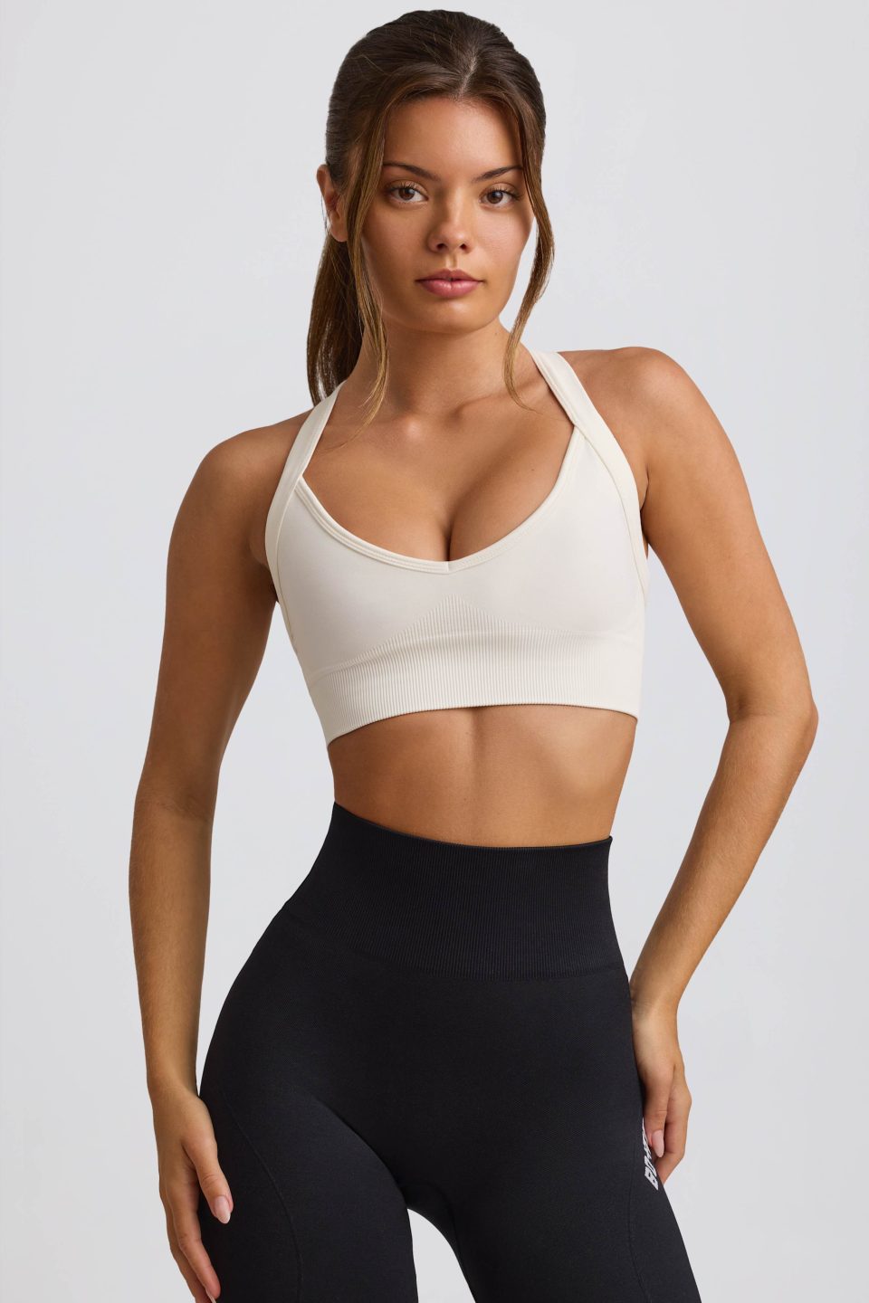 Super Sculpt Seamless Cross-Back Sports Bra in White